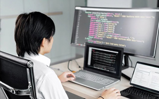 大理 api php源码,下载的php源码怎么运行呢？